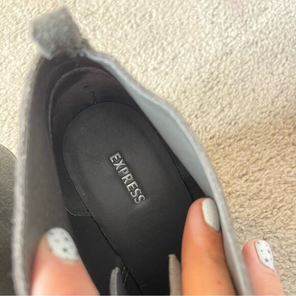 EXPRESS Gray Suede Lace Up Wedge Heel Ankle Booties Size 9.5 - Picture 4 of 6